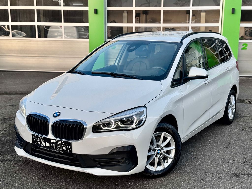 BMW 216 2022