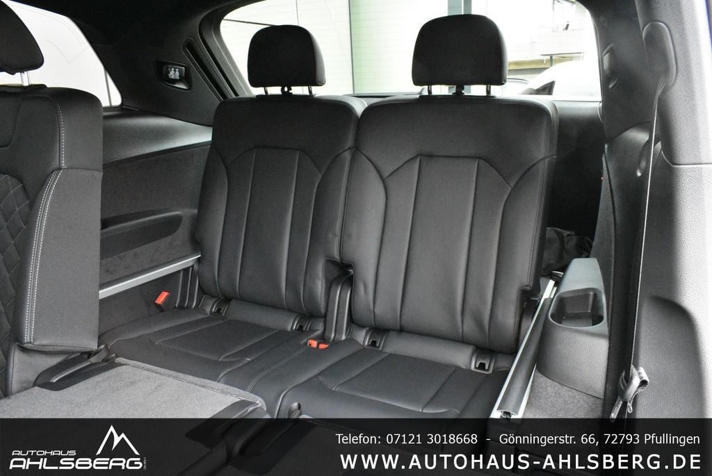 Audi SQ7 2025