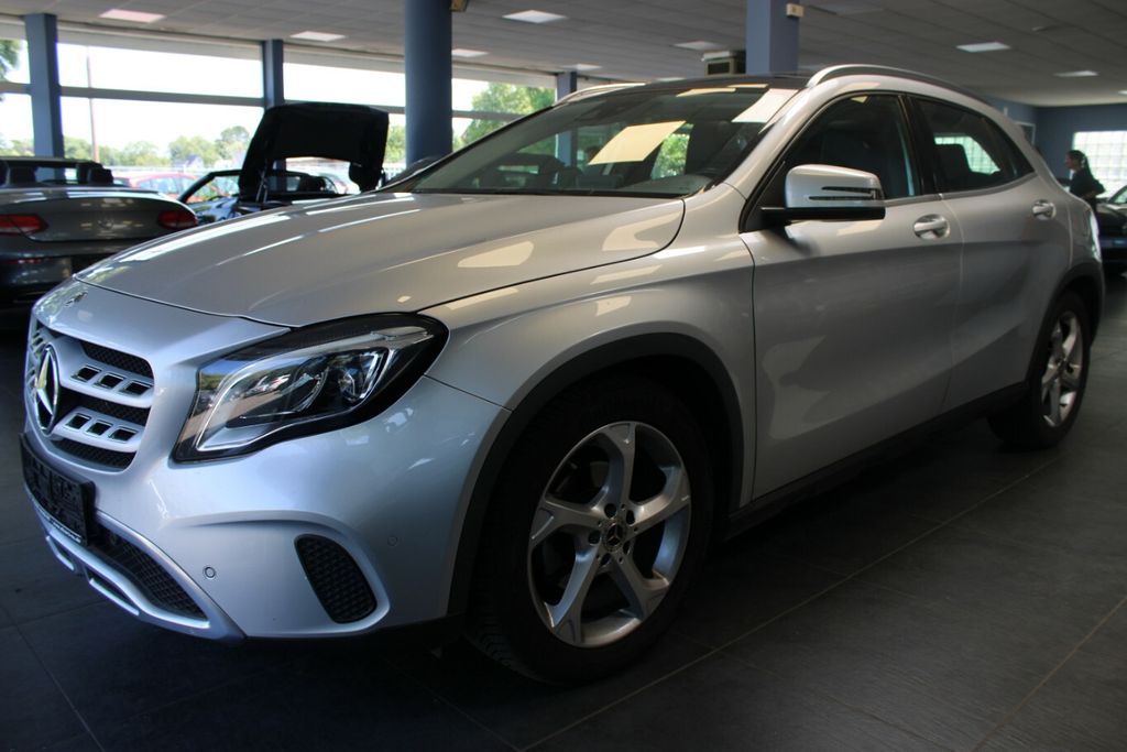 Mercedes-Benz GLA 200 2019