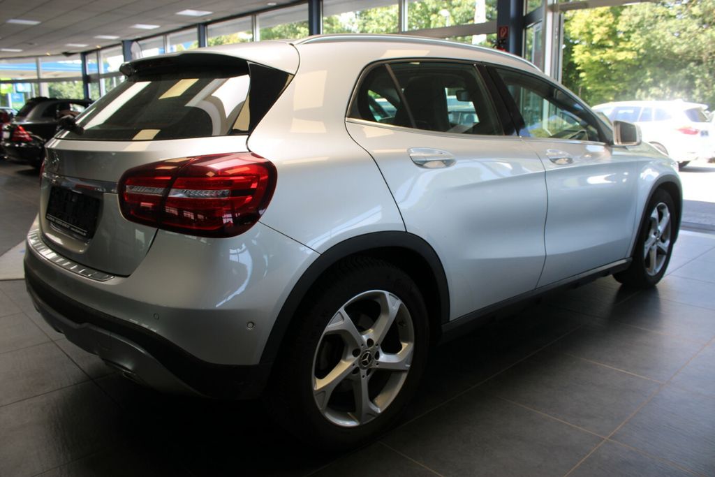 Mercedes-Benz GLA 200 2019