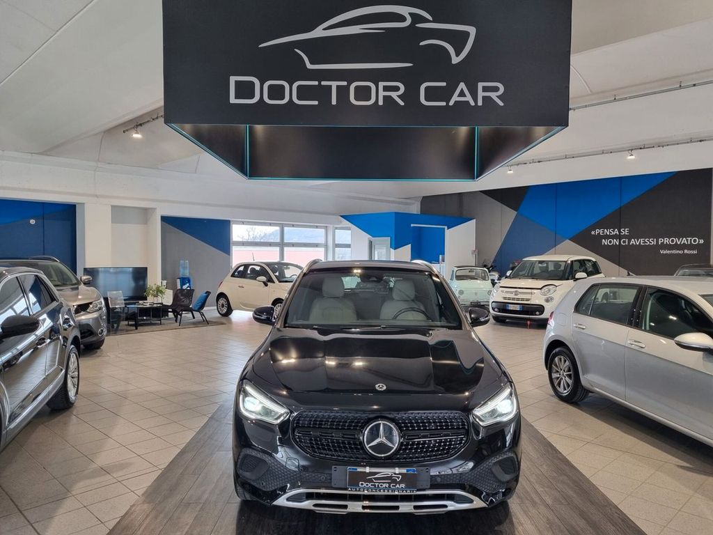 Mercedes-Benz GLA 200 2021
