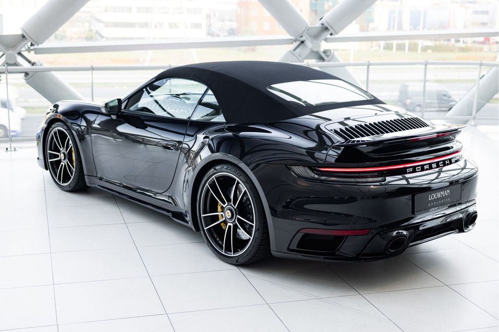 Porsche 992 2023