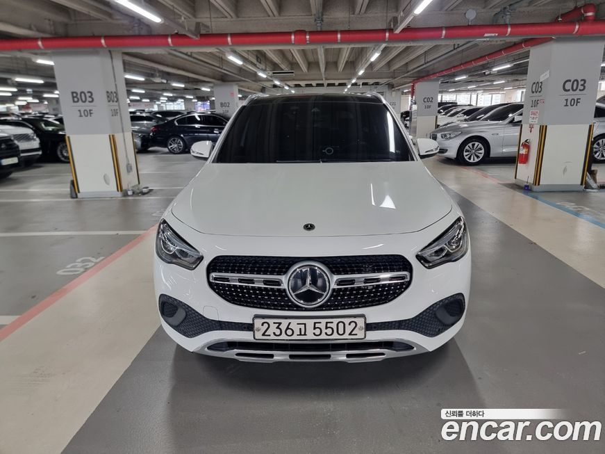 Mercedes-Benz GLA-Class 2021