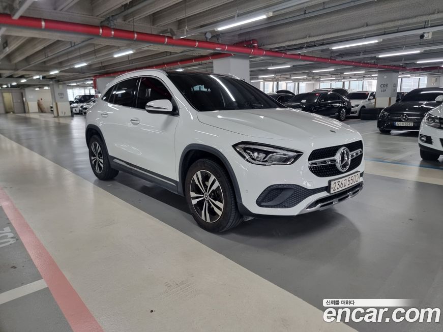 Mercedes-Benz GLA-Class 2021