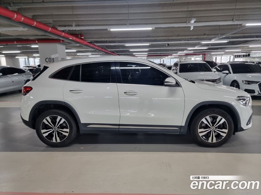 Mercedes-Benz GLA-Class 2021