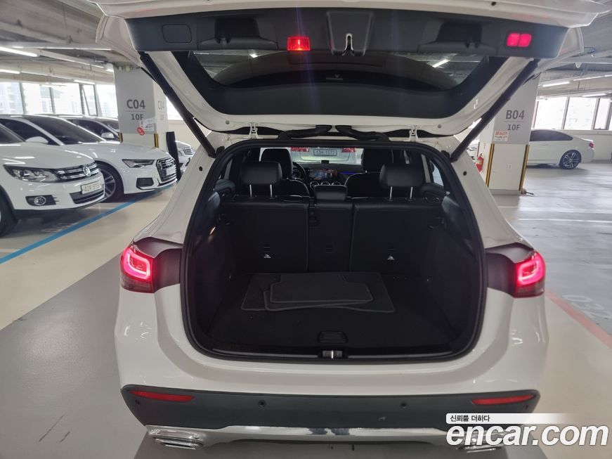 Mercedes-Benz GLA-Class 2021