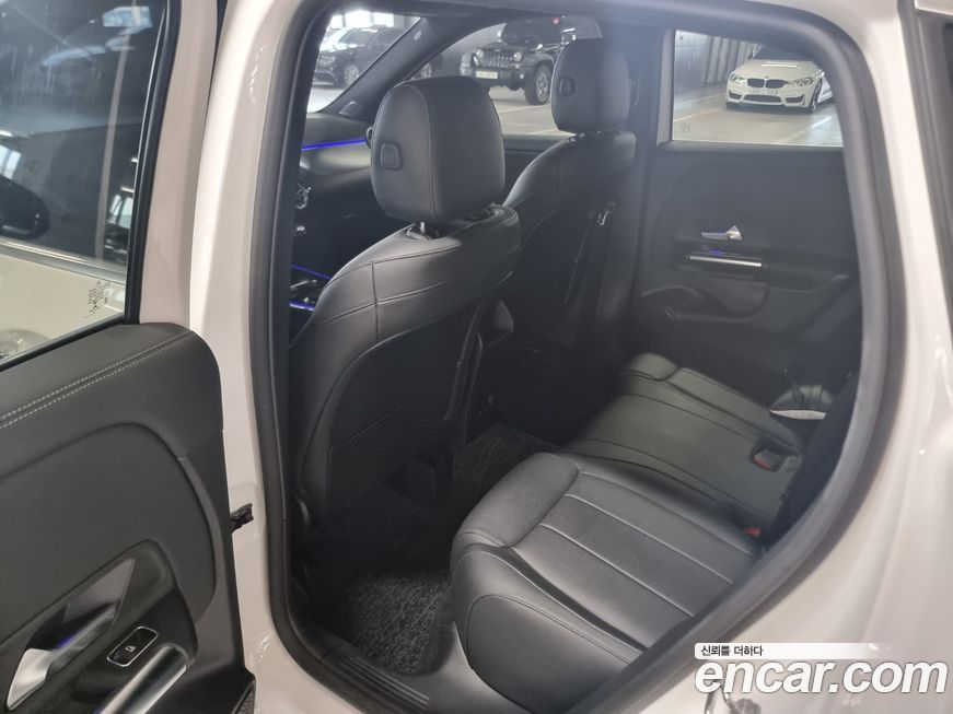 Mercedes-Benz GLA-Class 2021