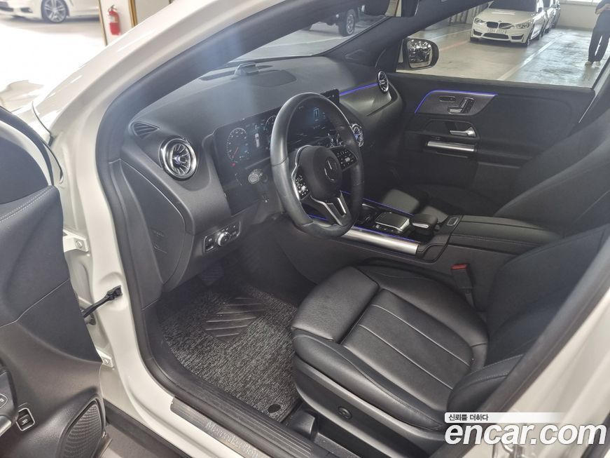 Mercedes-Benz GLA-Class 2021