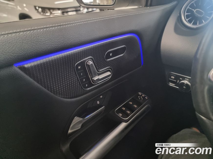 Mercedes-Benz GLA-Class 2021