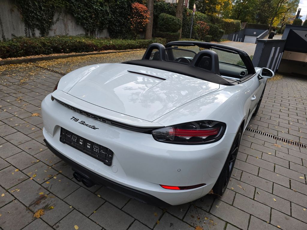 Porsche Boxster 2024