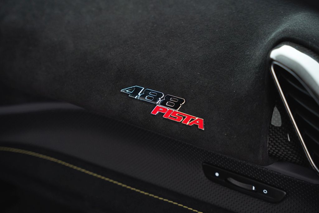 Ferrari 488 Pista 2020