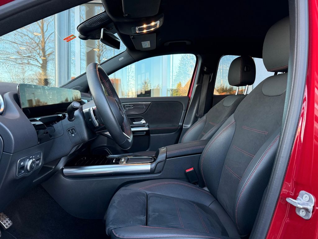 Mercedes-Benz GLA 200 2025