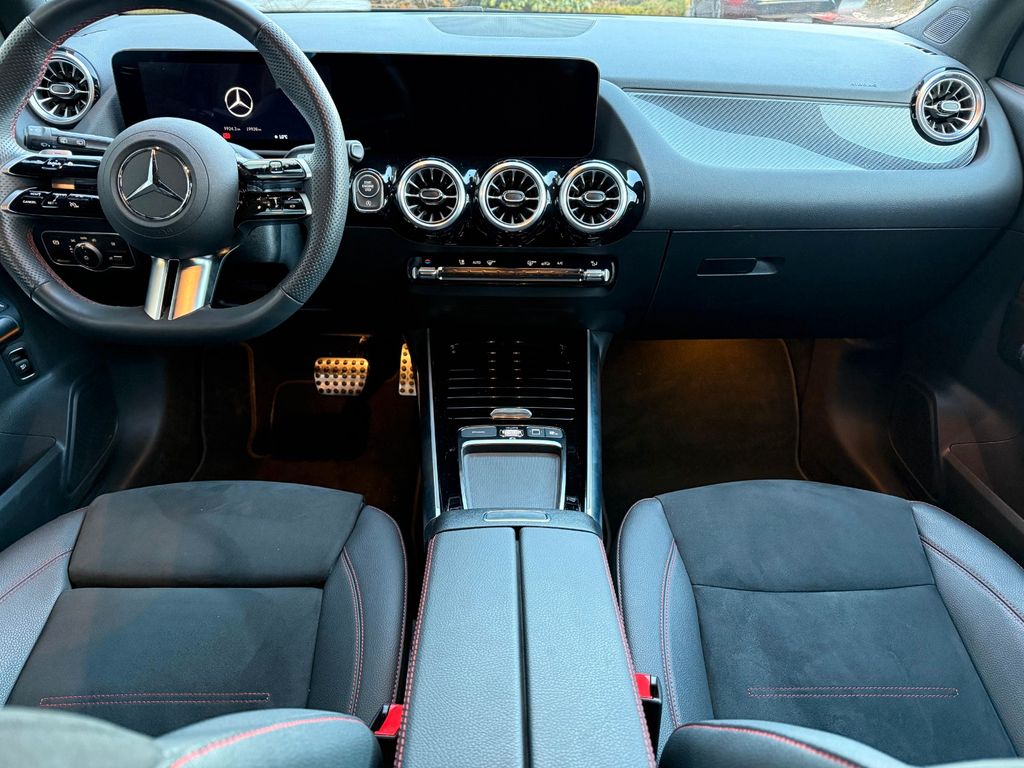 Mercedes-Benz GLA 200 2025