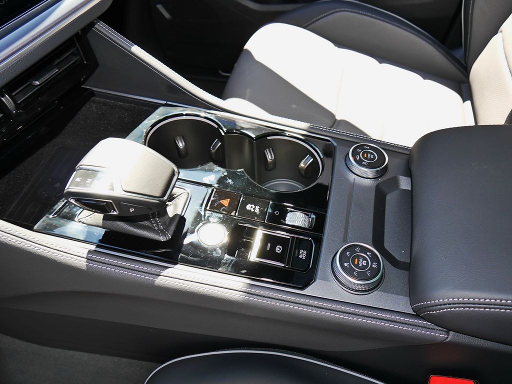 Volkswagen Touareg 2025