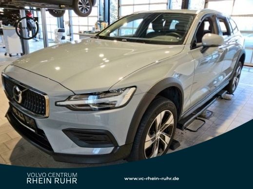 Volvo V60 Cross Country 2023