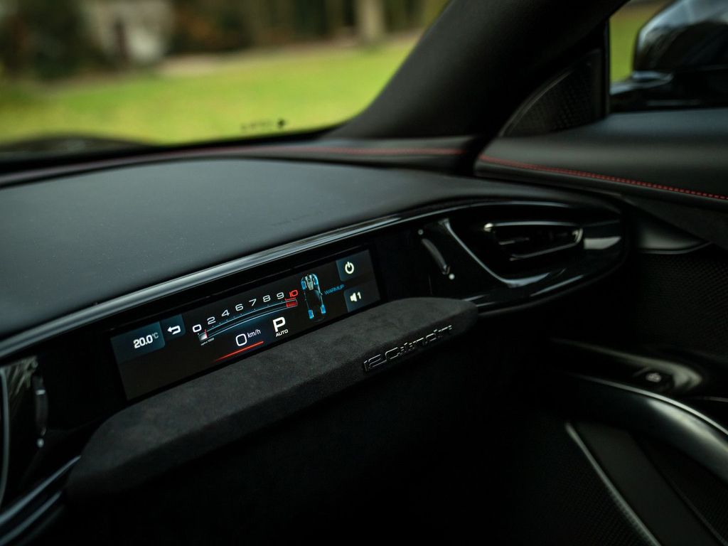 Ferrari 12Cilindri 2025