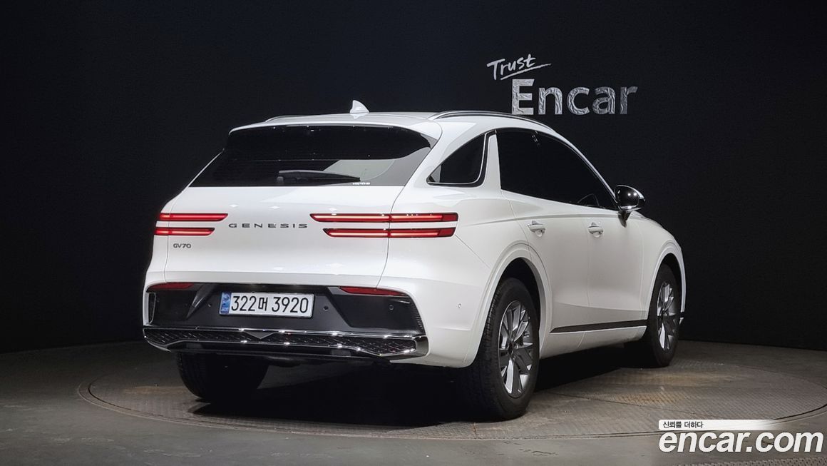 Genesis GV70 2025