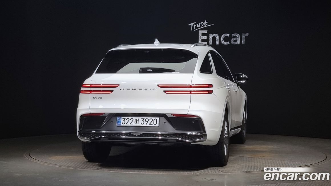 Genesis GV70 2025