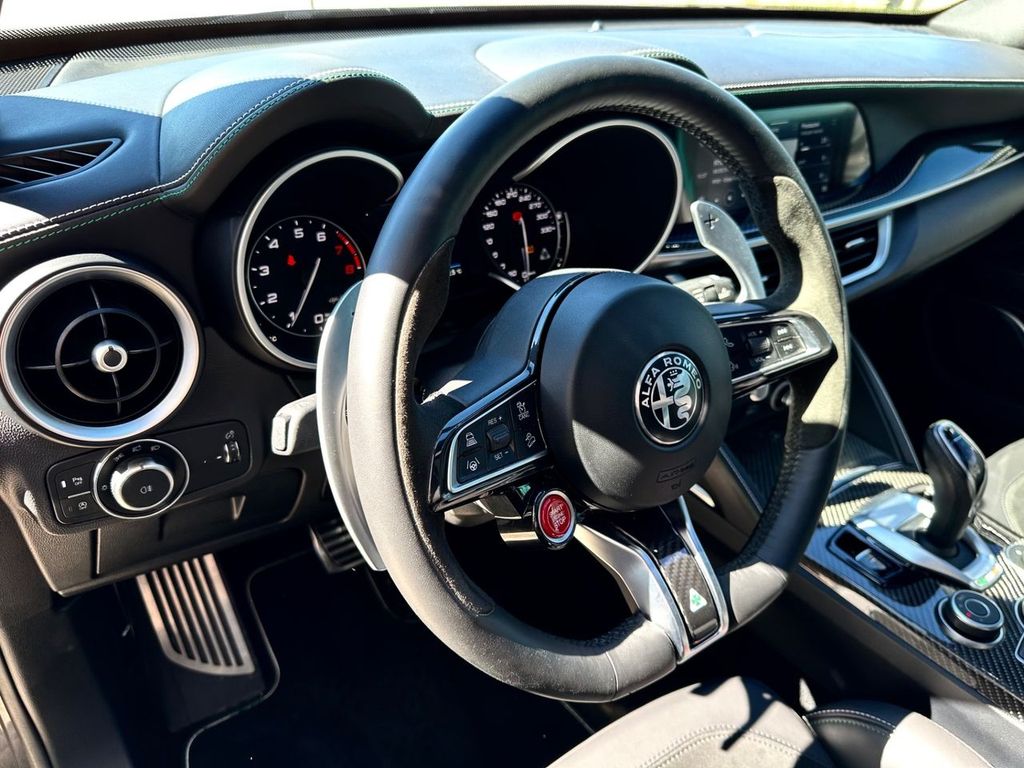 Alfa Romeo Stelvio 2021