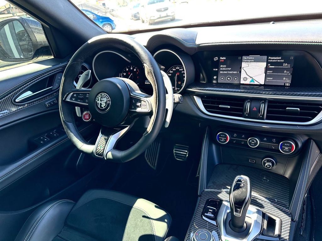 Alfa Romeo Stelvio 2021