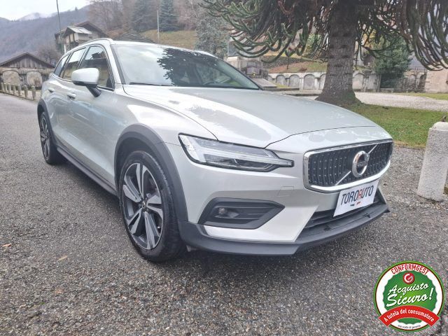 Volvo V60 Cross Country 2021