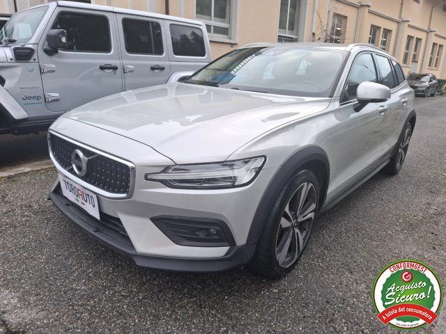 Volvo V60 Cross Country 2021