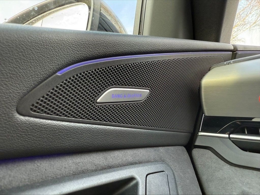 Audi SQ6 e-tron 2025