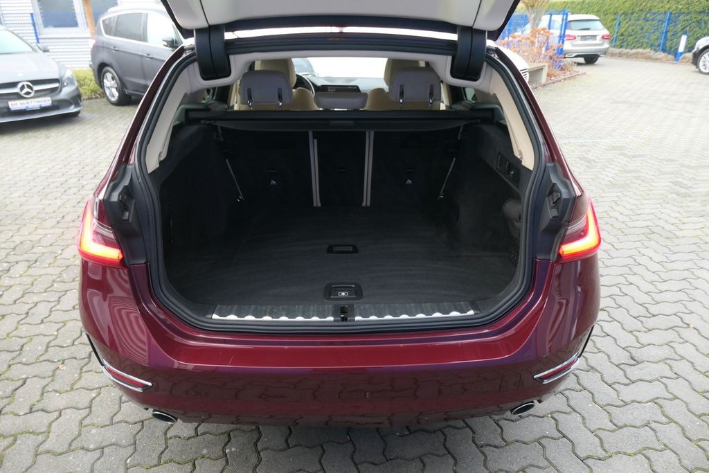 BMW 318 2022