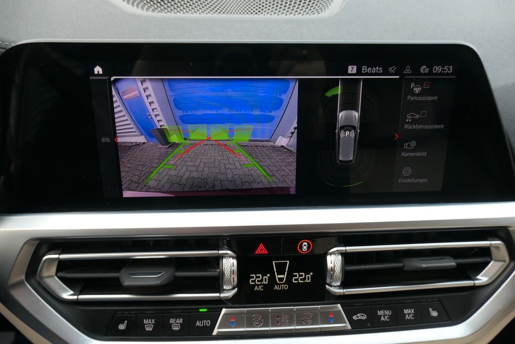 BMW 318 2022