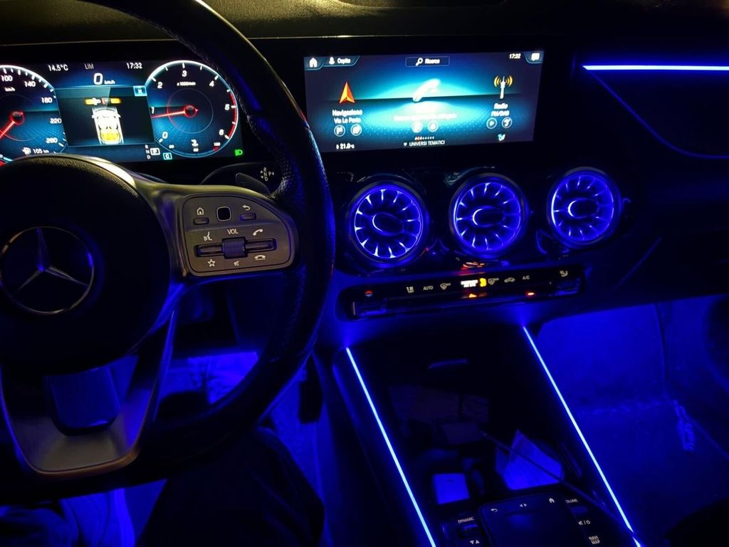 Mercedes-Benz GLA 200 2022