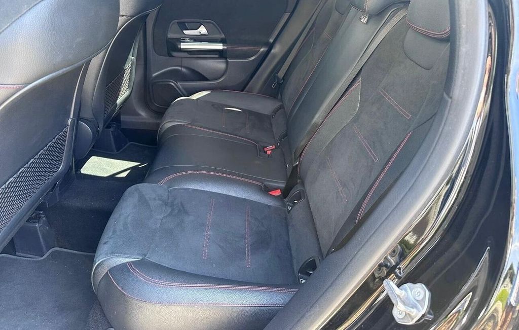 Mercedes-Benz GLA 200 2022