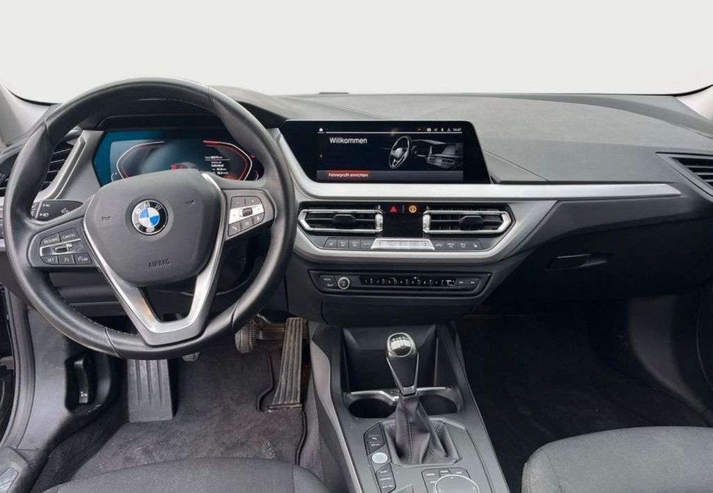 BMW 118 2021