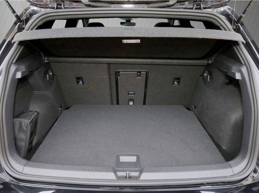 Volkswagen Golf 2024