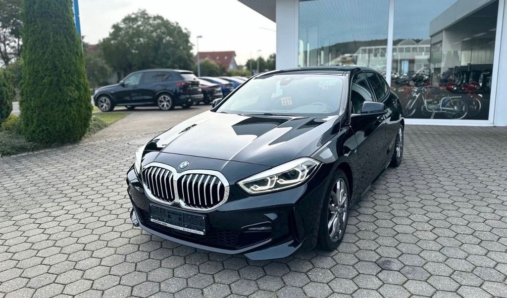 BMW 120 2023