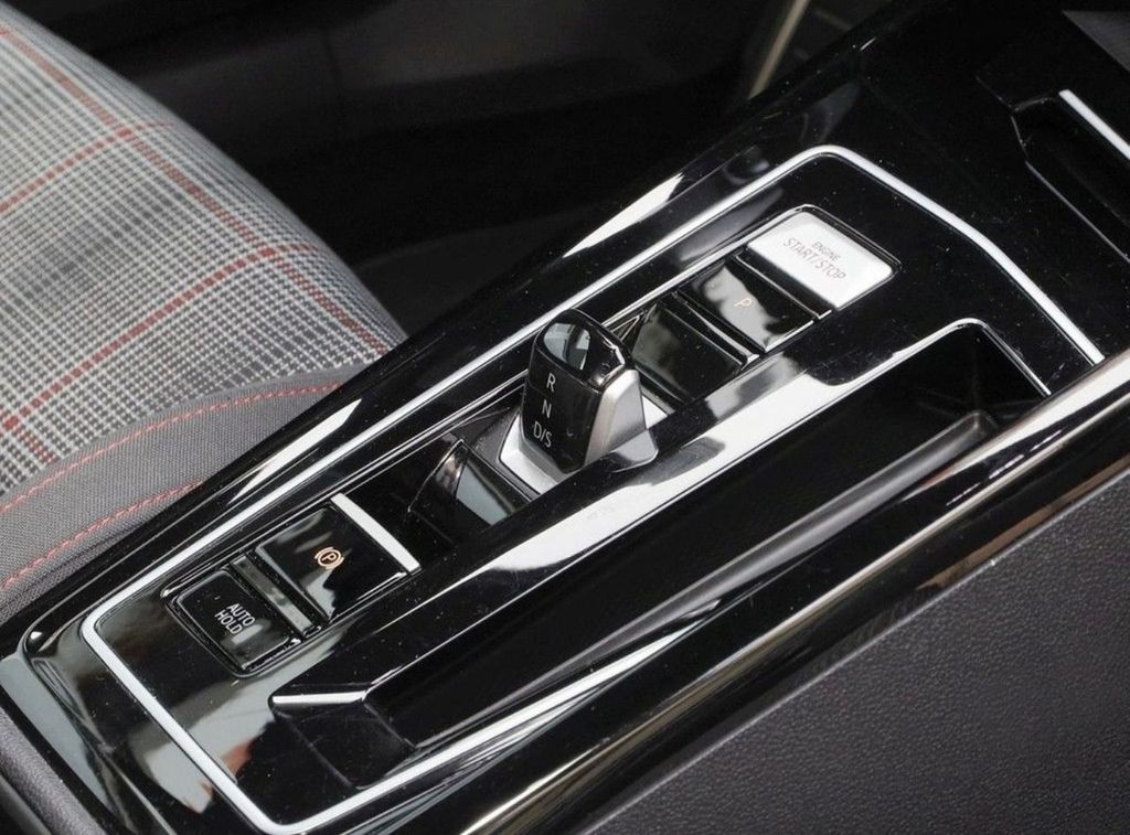 Volkswagen Golf 2024