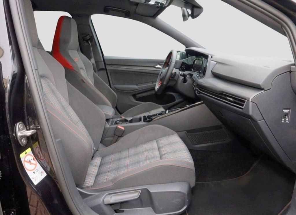 Volkswagen Golf 2024