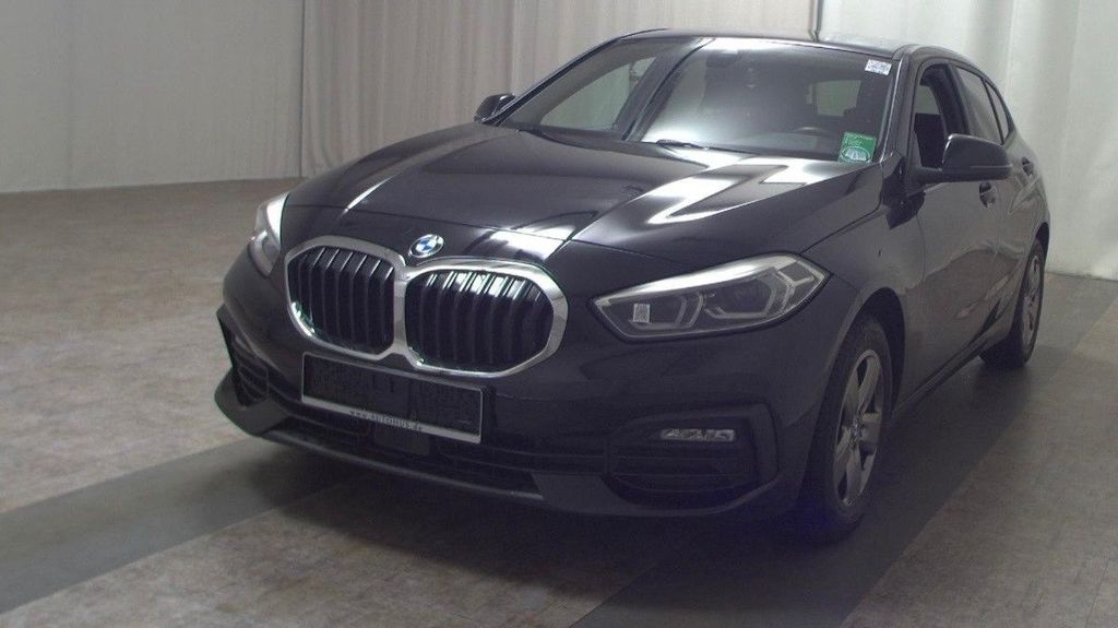 BMW 118 2023
