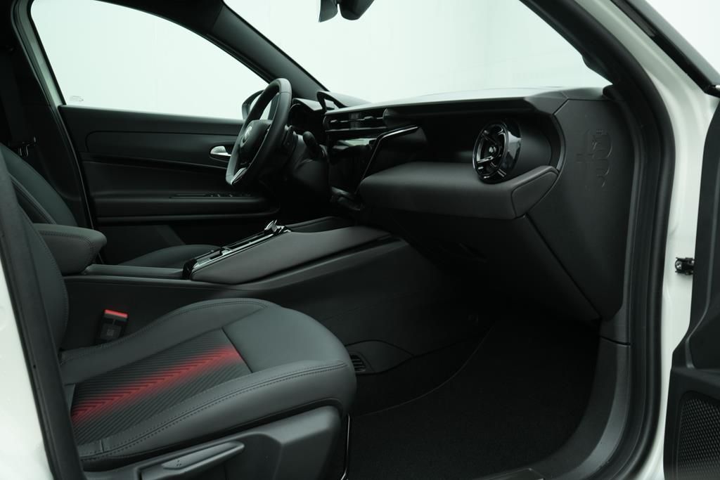 Alfa Romeo Junior 2025