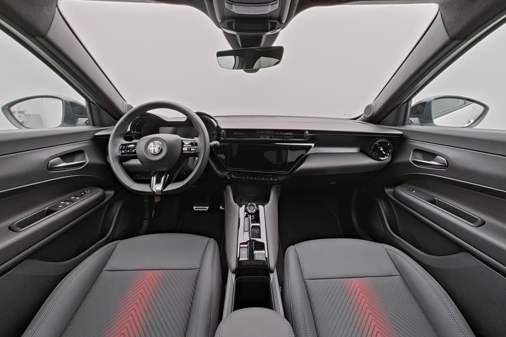 Alfa Romeo Junior 2025