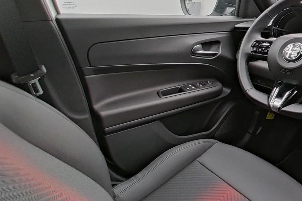 Alfa Romeo Junior 2025