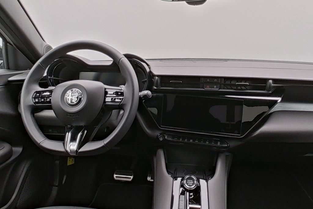 Alfa Romeo Junior 2025