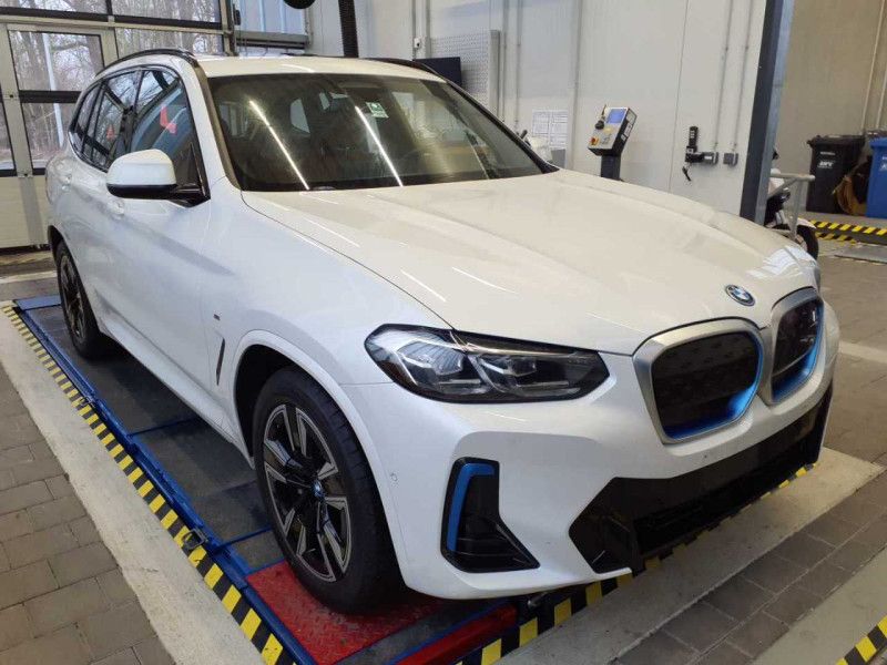 BMW iX3 2023