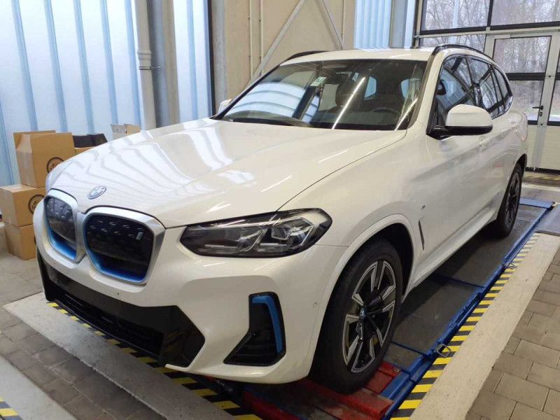 BMW iX3 2023