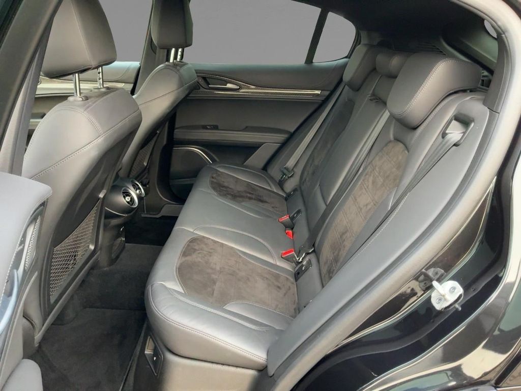 Alfa Romeo Stelvio 2021