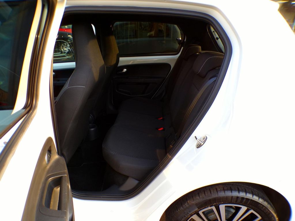 Volkswagen up! 2023