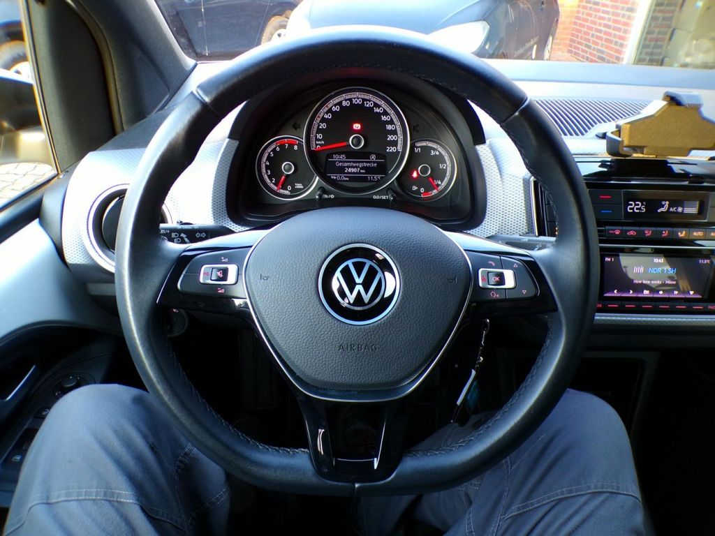 Volkswagen up! 2023