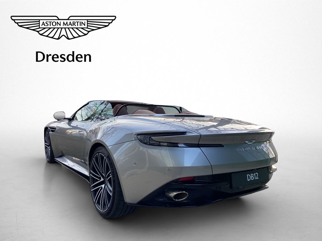 Aston Martin DB12 2024