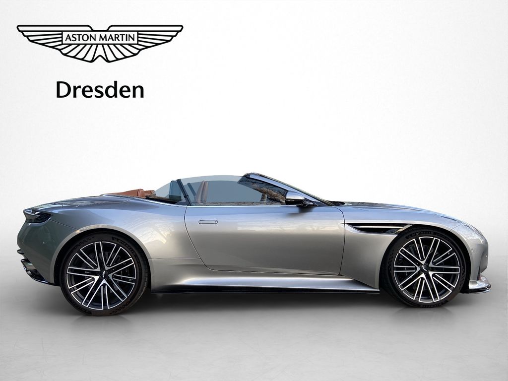 Aston Martin DB12 2024