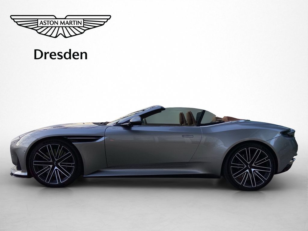 Aston Martin DB12 2024