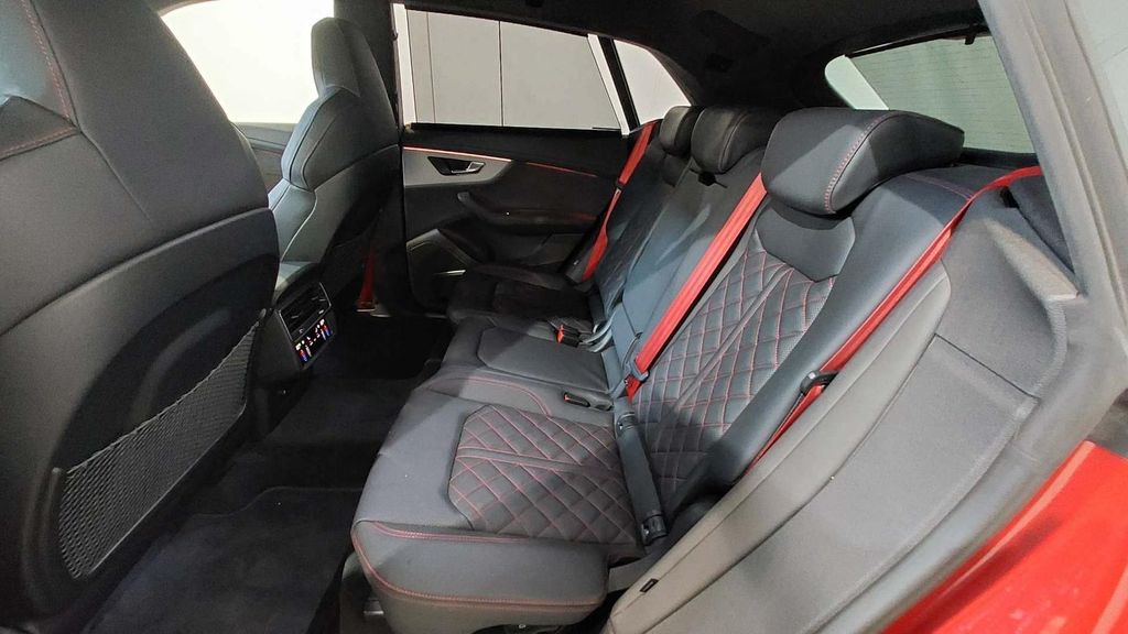 Audi SQ8 2024